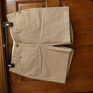 Lands' End tan/kakhi size 4P Mid Rise shorts 7" inseam